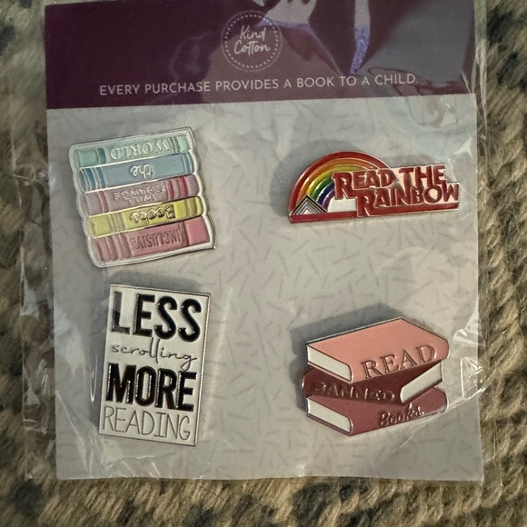 Reading is cool enamel pin set - Picture 3 of 3